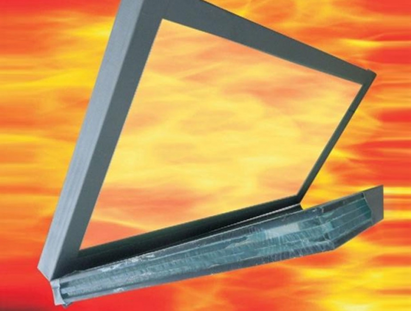 Fireproof glass of heat-proof type